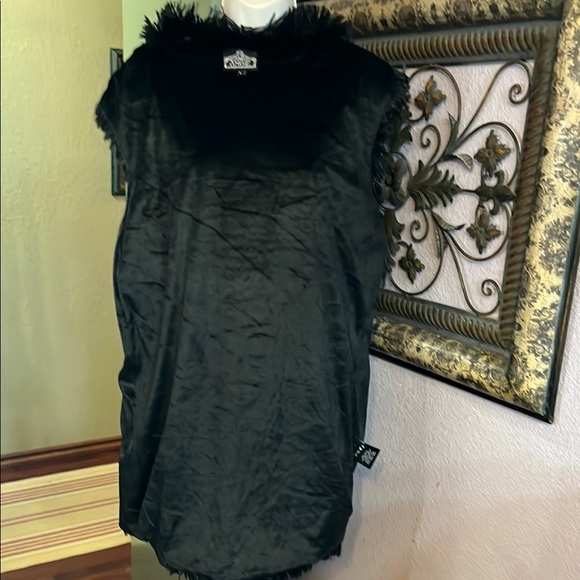 ❇️NWOT Angie Black Luxurious Faux Fur Vest - Stunning/ longer length Sz L - Picture 9 of 12